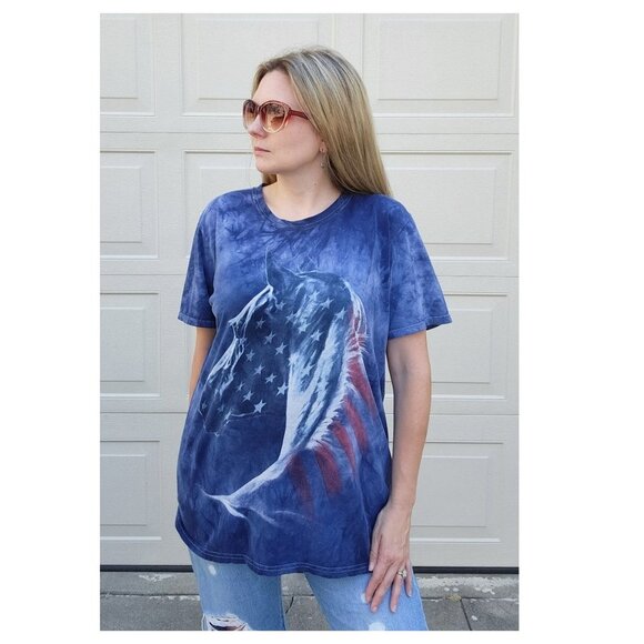 The Mountain Patriotic Horse Tee - Picture 1 of 4
